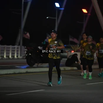 Runner Photo 6133738