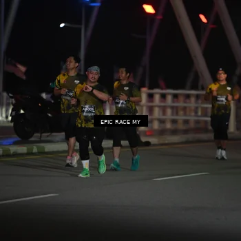 Runner Photo 6133757