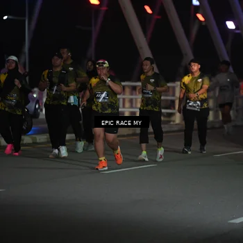 Runner Photo 6133842