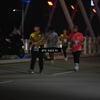 Runner Photo 6133864