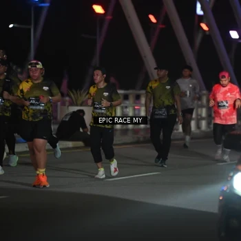 Runner Photo 6133868