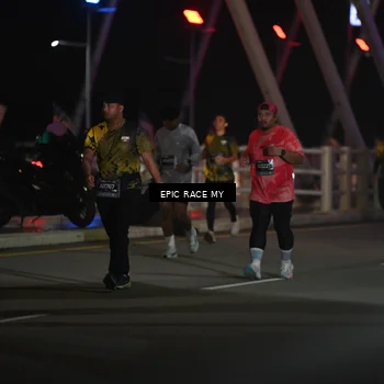 Runner Photo 6133873
