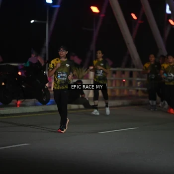 Runner Photo 6133990