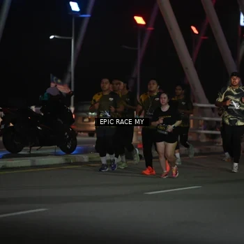 Runner Photo 6134024
