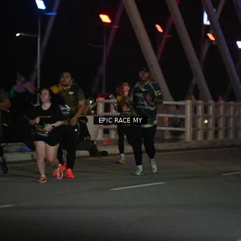 Runner Photo 6134030