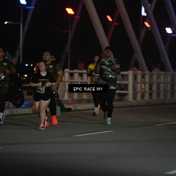 Runner Photo 6134040