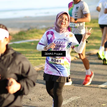 Runner Photo 6135049