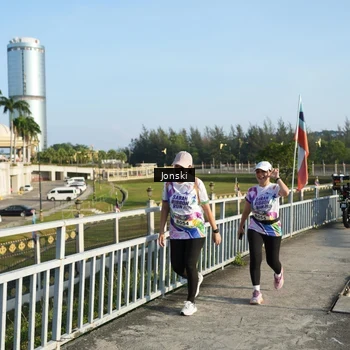 Runner Photo 6136697