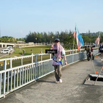 Runner Photo 6136787