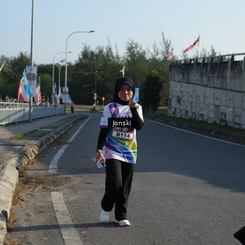 Runner Photo 6136907