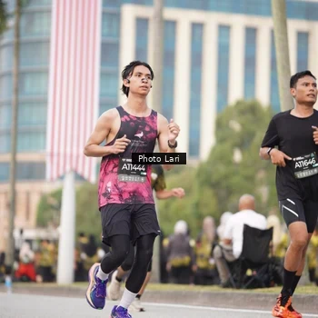 Runner Photo 6137003