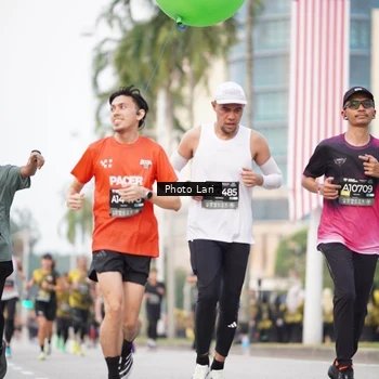 Runner Photo 6137035