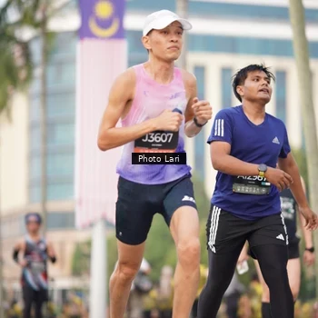 Runner Photo 6137100