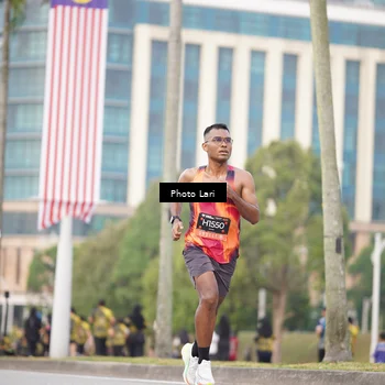 Runner Photo 6137244