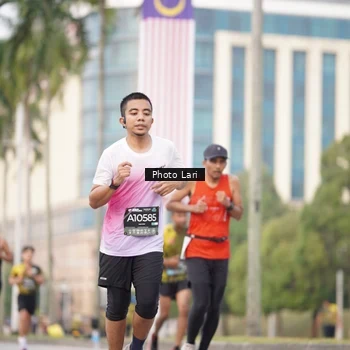 Runner Photo 6137400
