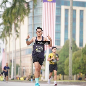 Runner Photo 6137417