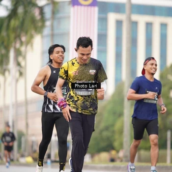 Runner Photo 6137442