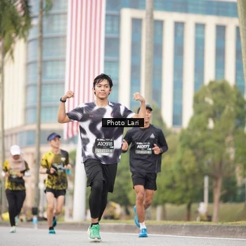 Runner Photo 6137444