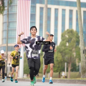 Runner Photo 6137447