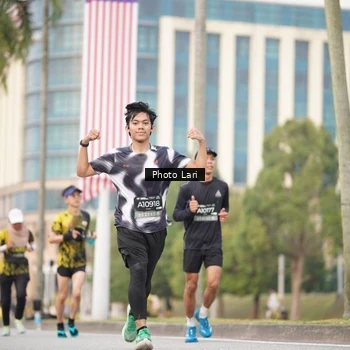Runner Photo 6137450
