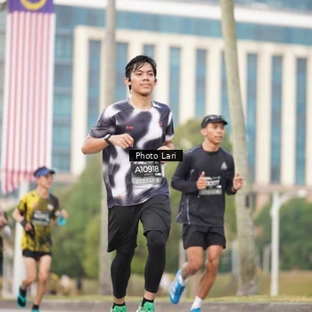 Runner Photo 6137456
