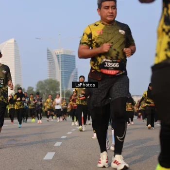 Runner Photo 6139800