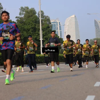 Runner Photo 6139975