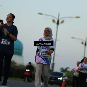 Runner Photo 6140012