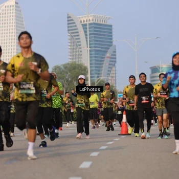 Runner Photo 6140021