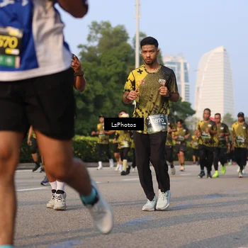 Runner Photo 6140602