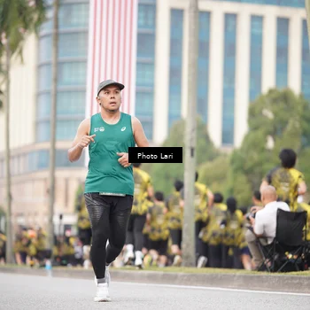 Runner Photo 6140846