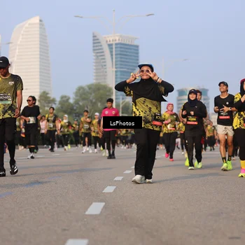 Runner Photo 6143146
