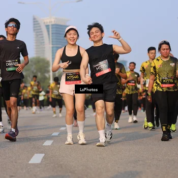 Runner Photo 6143657