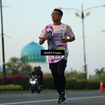 Runner Photo 6143921