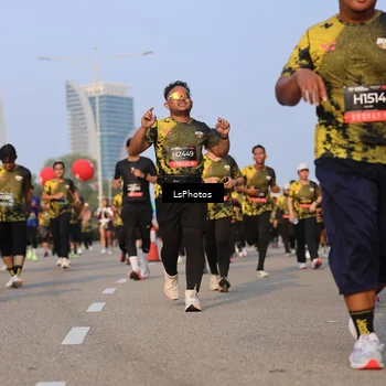 Runner Photo 6144060