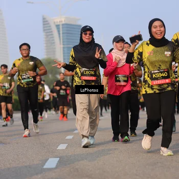 Runner Photo 6146038
