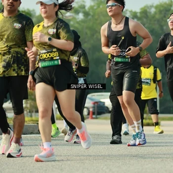 Runner Photo 6147068
