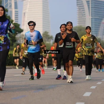 Runner Photo 6149391