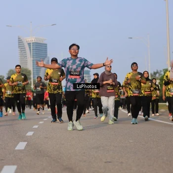 Runner Photo 6149531