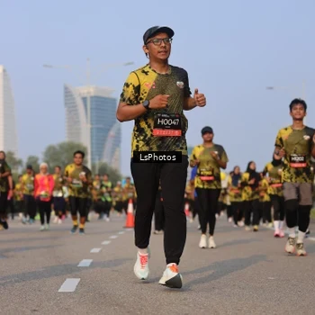 Runner Photo 6149753