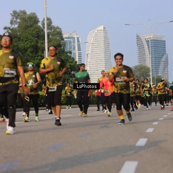 Runner Photo 6149875