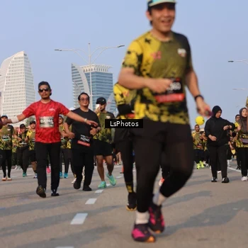 Runner Photo 6150250