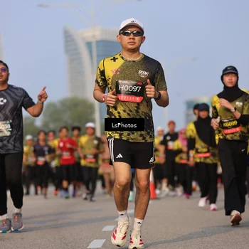 Runner Photo 6150719