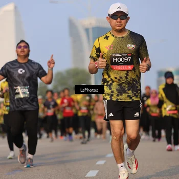 Runner Photo 6150724