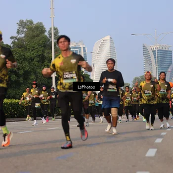 Runner Photo 6151713