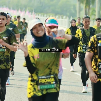 Runner Photo 6152175