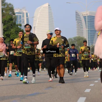 Runner Photo 6153304