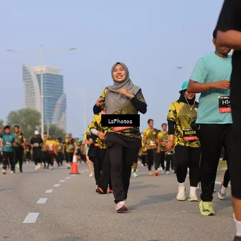 Runner Photo 6154663