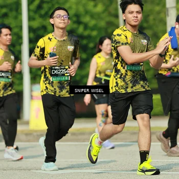 Runner Photo 6154711