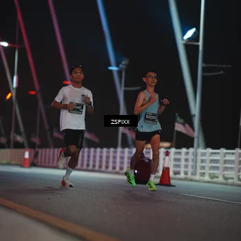 Runner Photo 6156167